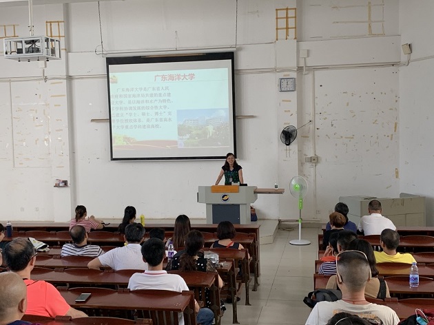 1568863434960027018.jpg 新生家长会现场.jpg